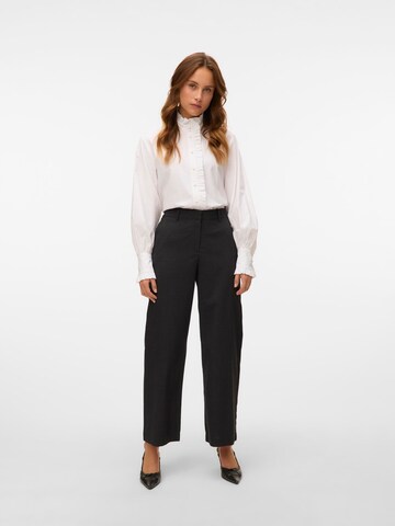 Regular Pantalon 'VMUnnaЄ' VERO MODA en noir