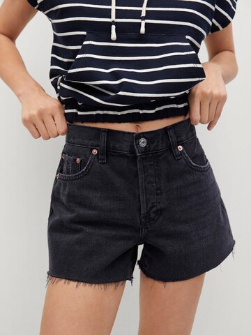 MANGO Regular Shorts 'HAILEY' in Schwarz