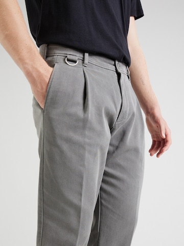 DRYKORN Regular Pleat-Front Pants 'DEVYN' in Grey