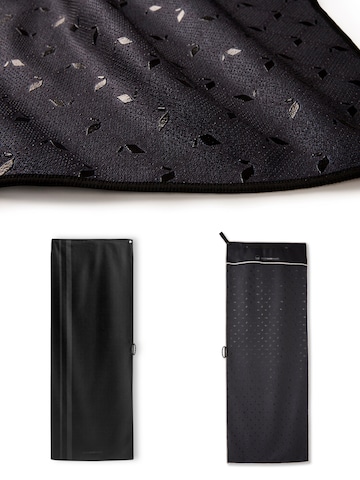 woodsandwaves Towel in Black