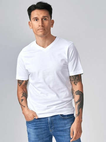 TEESHOPPEN Regular Fit T-shirt ' Basic V ' in Weiß: Vorderseite