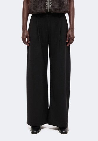Wide leg Pantaloni cutați 'Dara' de la WEEKDAY pe negru: față