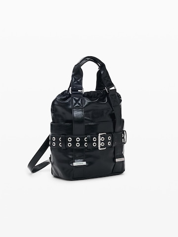 Desigual Reppu värissä musta