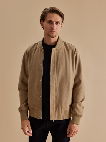 DAN FOX APPAREL Jacke 'Domenic' in Beige: predná strana