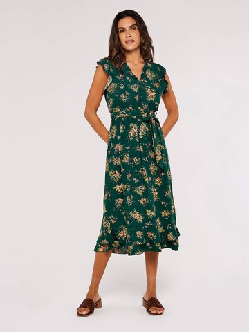 Robe Apricot en vert