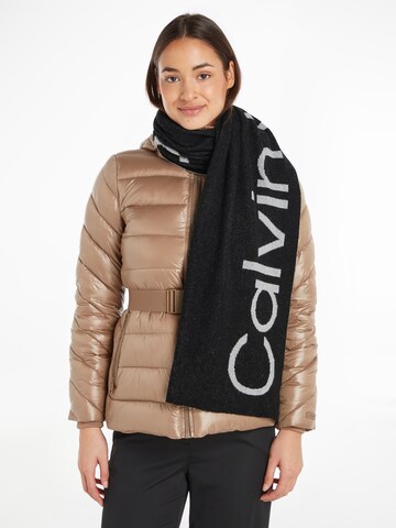 Calvin Klein Sjaal in Zwart: voorkant