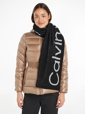 Calvin Klein Sjal i sort: forside
