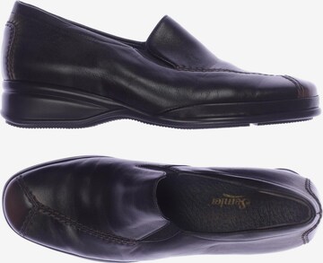SEMLER Flats & Loafers in 39 in Black: front