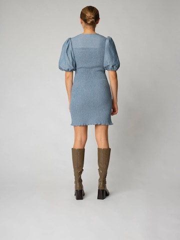 Résumé Šaty 'Sandra' – modrá