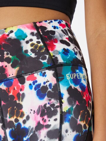 Superdry Skinny Sportshorts in Mischfarben