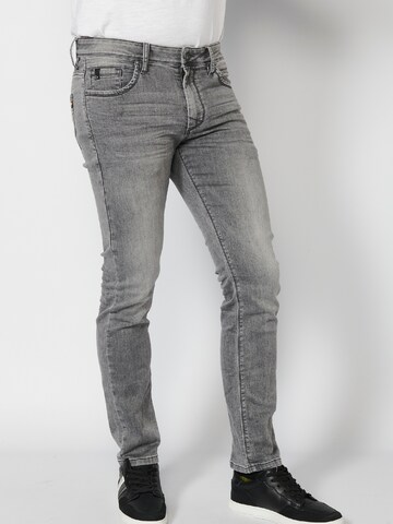 Coupe slim Jean KOROSHI en gris