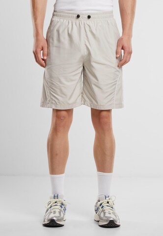Urban Classics Regular Shorts in Grau: Vorderseite