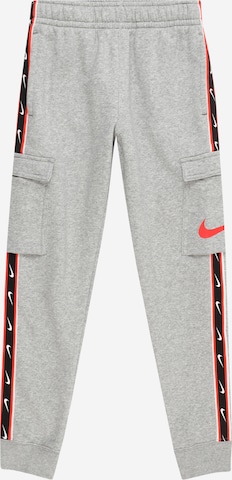 Nike Sportswear - Tapered Calças em cinzento: frente