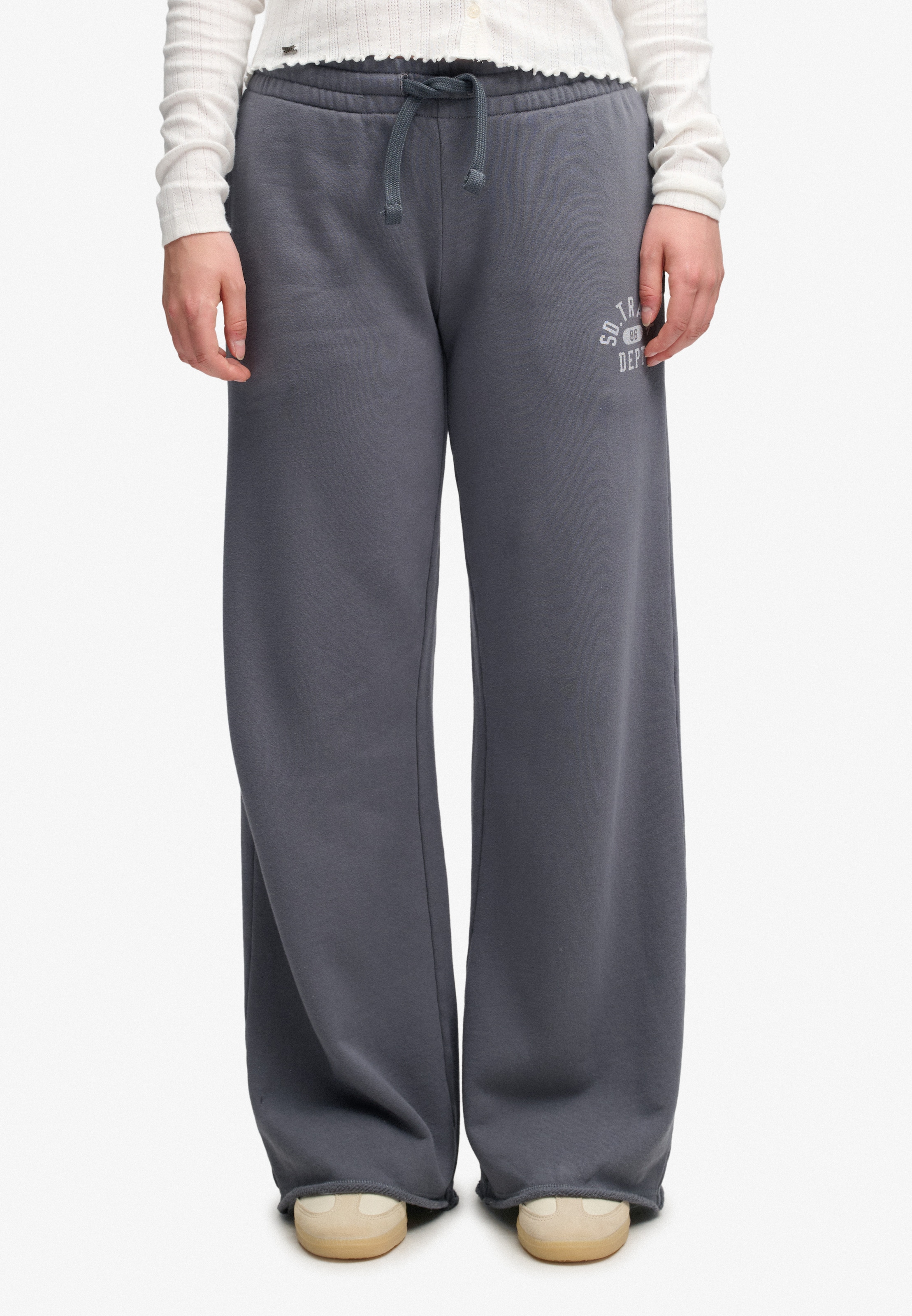 Superdry & Co Wide leg Broek in Grijs: voorkant