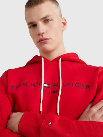 TOMMY HILFIGER Regular Fit Sweatshirt in Rot