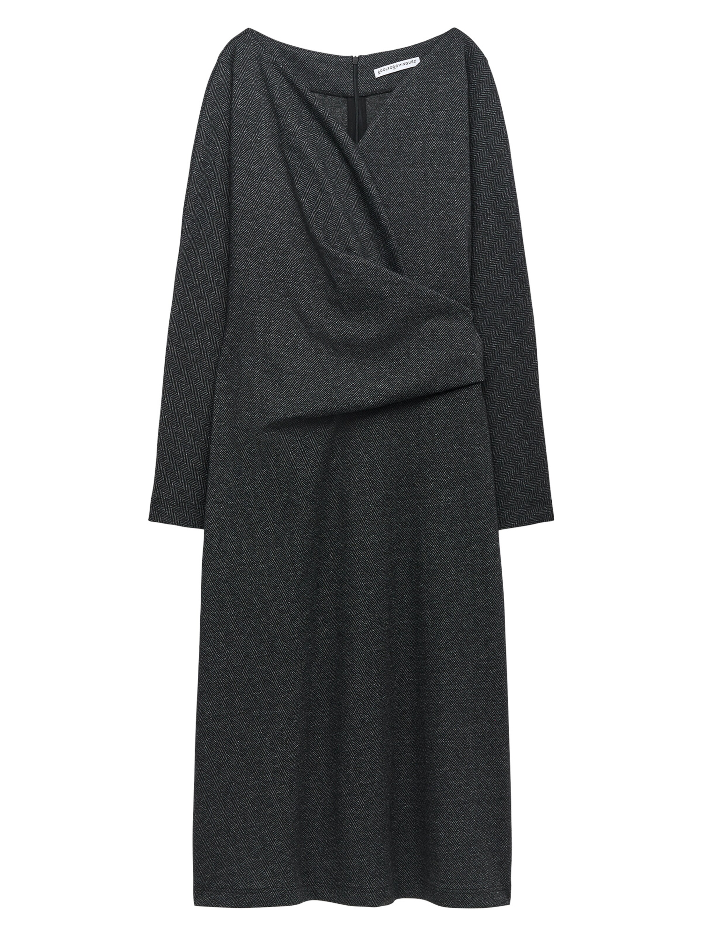 Abito di Adolfo Dominguez in grigio: frontale