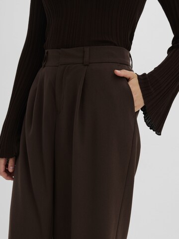 Largi Pantaloni de la bonprix pe maro