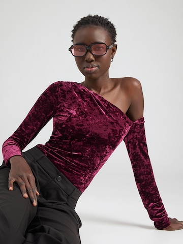 GUESS Shirt body in Rood: voorkant