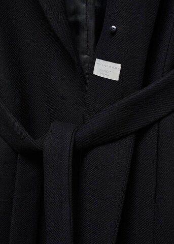 Palton de iarnă 'Dolce' de la MANGO pe negru