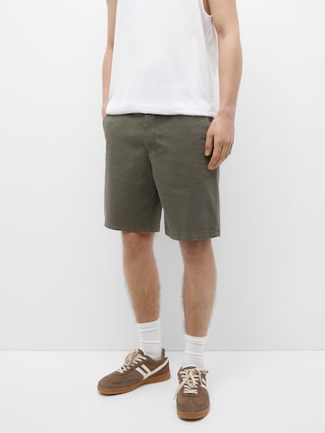 Pull&Bear Regular Chino in Groen: voorkant