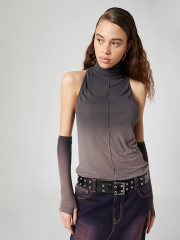 Bella x ABOUT YOU Top 'Jessie' in Grey: front