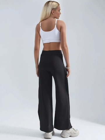 regular Pantaloni di Hiccup in nero