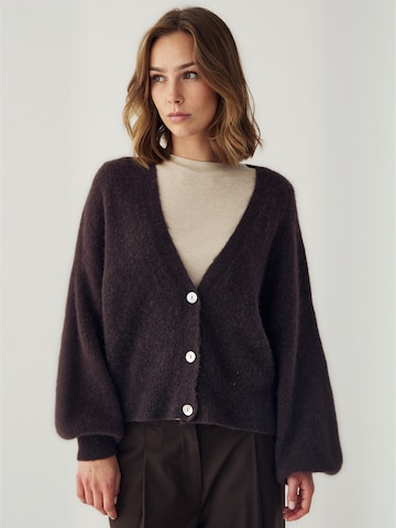 Noella Cardigan ' N-Morene ' in Braun: Vorderseite