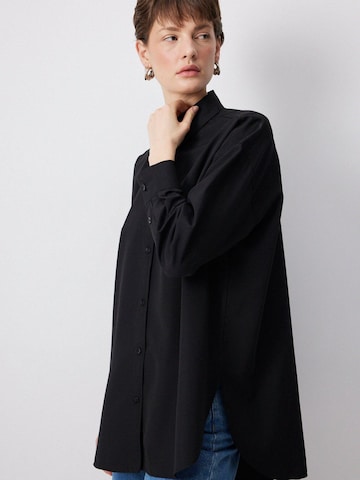 Touché Privé - Camiseta 'Oversized Poplin Shirt' en negro