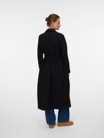 Vero Moda Maternity Tussenmantel in Zwart