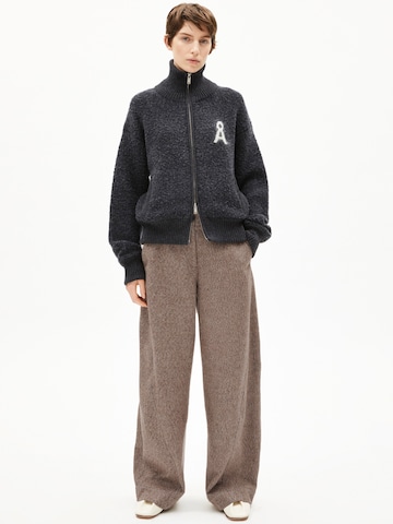 ARMEDANGELS Gebreid vest 'ICONIC Å GWENAA' in Zwart