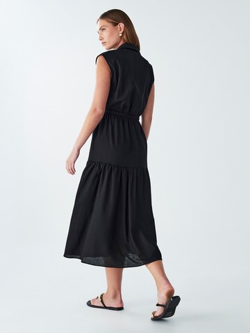 Robe-chemise 'KALA' Willa en noir : derrière