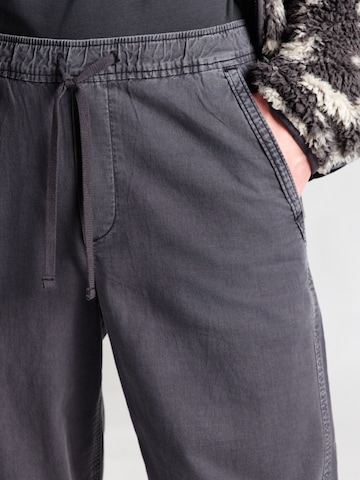 Abercrombie & Fitch Loosefit Παντελόνι τσίνο σε μαύρο