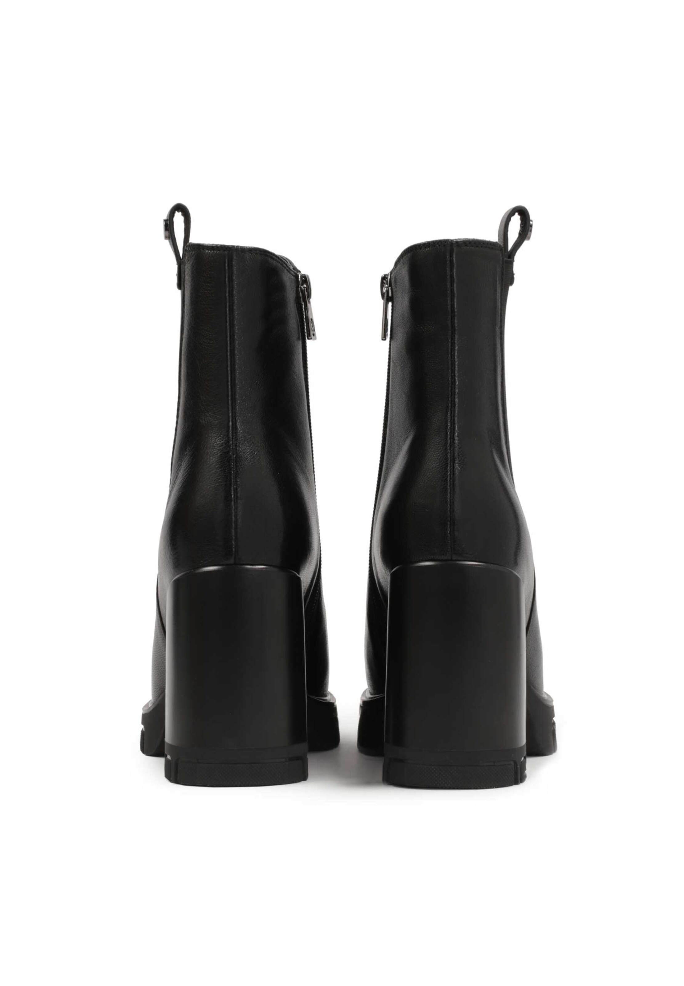 Kazar Chelsea boots in Black