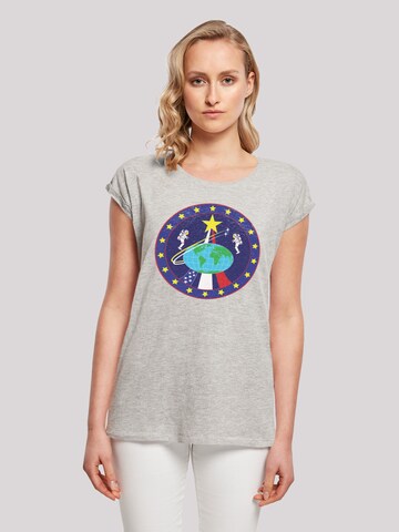 T-shirt 'NASA Classic Globe Astronauts' F4NT4STIC en gris : devant