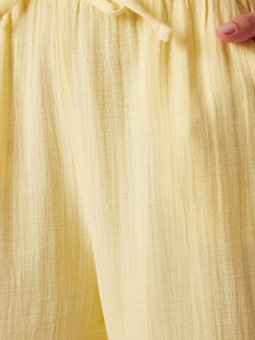 Completo pantalone di Happiness İstanbul in giallo