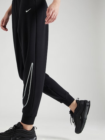 NIKE Tapered Sportbroek 'ONE PRO' in Zwart