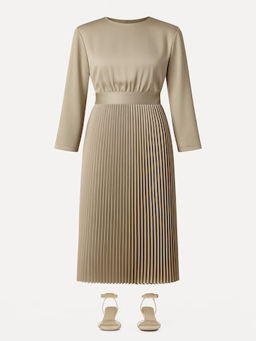 Touche Prive Dress in Grey: front