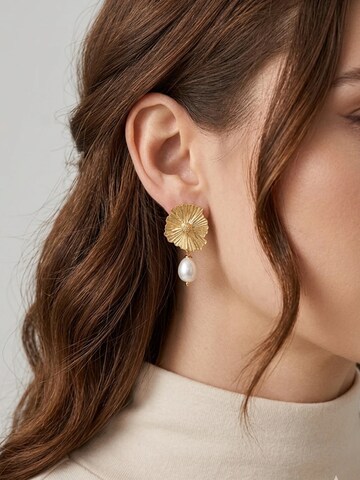 ETNÉE - Pendientes 'Fiore & Perla' en oro