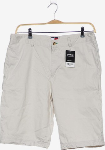 TOMMY HILFIGER Shorts in 34 in White: front