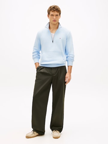 TOMMY HILFIGER Sweatshirt 'Essential' in Blue