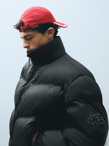 Geacă de primăvară-toamnă de la Bershka pe negru