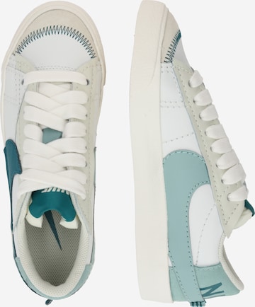 Baskets basses 'Blazer 77 Jumbo' Nike Sportswear en blanc