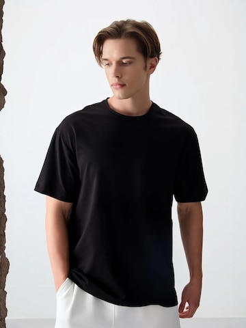 Tommy Life T-Shirts in Schwarz