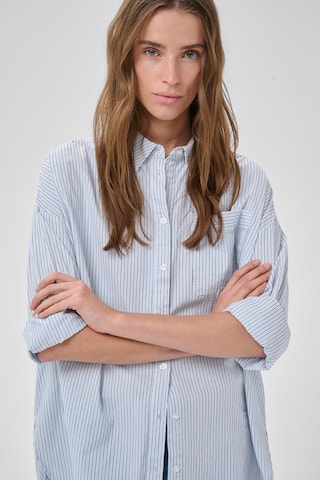 My Essential Wardrobe Blouse in Blue