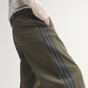 ADIDAS ORIGINALS Tapered Broek 'Firebird' in Bruin