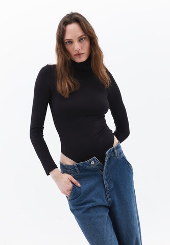Shirtbody OXXO en noir : devant
