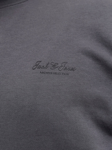 Jack & Jones Plus Tréning póló 'JJEARCHIVE' - szürke