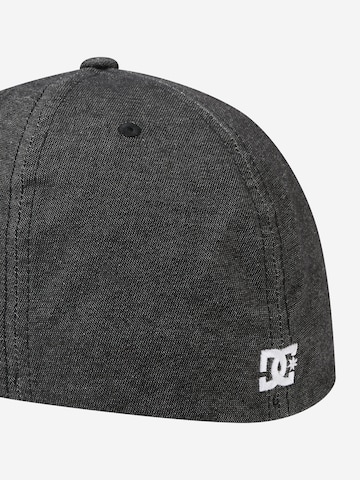 DC Shoes Lippalakki 'CAPSTAR' värissä musta