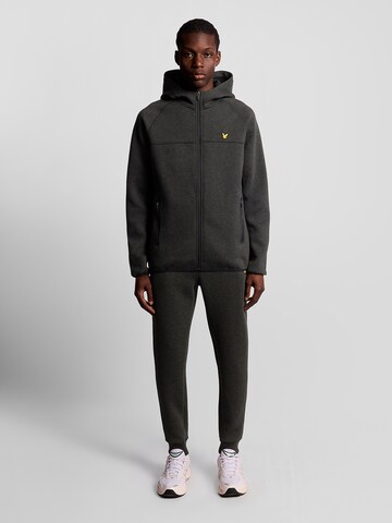 Effilé Pantalon Lyle & Scott en gris