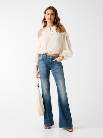 GUESS Flared Jeans in Blue